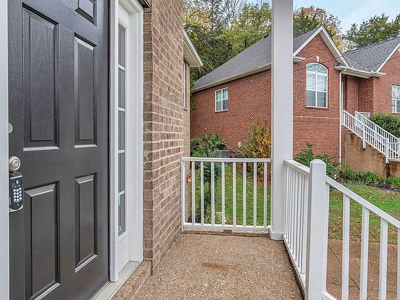 4th image of 308 Splitwood Ct