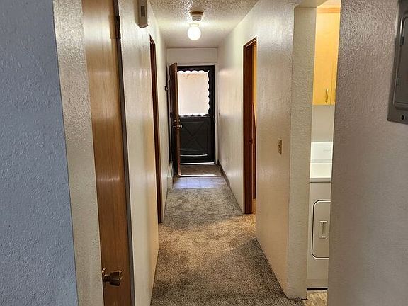 4th image of 605 S Grand Ave APT L