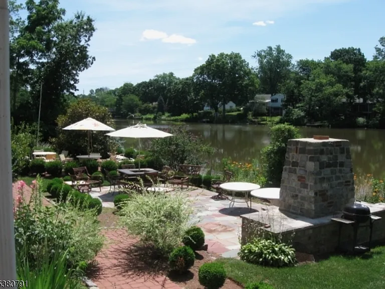 45 Lakeside Dr #1 — Photo 8