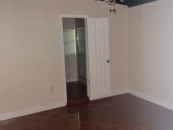 2nd image of 3005 Johnny St