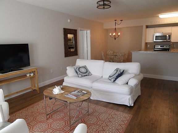 5th image of 5090 Fairways Cir APT H105
