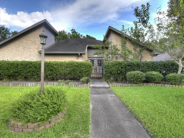 9103 Tavistock Dr, Houston, TX 77031