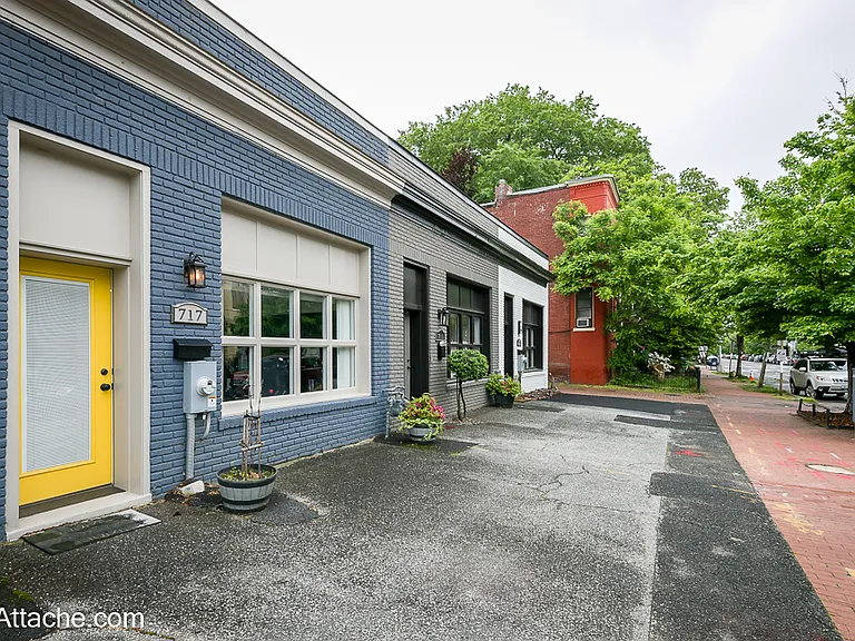 717 F St NE — Photo 28