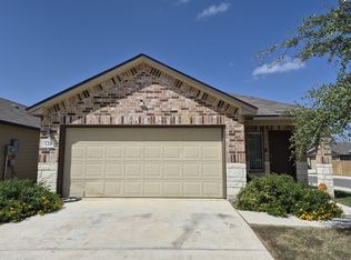 120 Middle Green Loop, Floresville, TX 78114