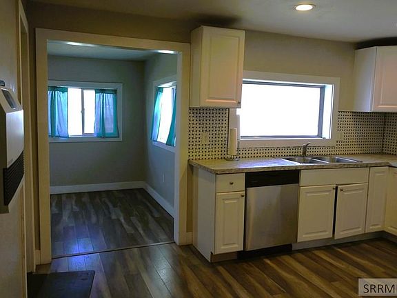 5th image of 3335 E County Line Rd