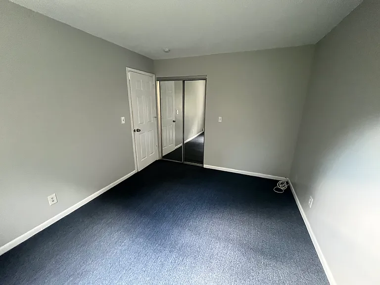 Greenoaks Apartments — Photo 10