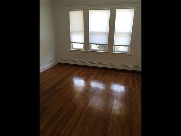 4th image of 59 Stewart St