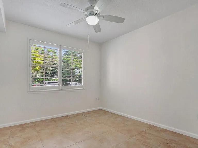 7101 Myrtlewood Cir W — Photo 10