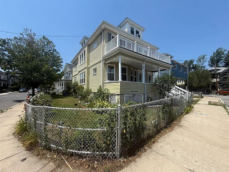 39 Dunbar Ave #1 — Photo 2