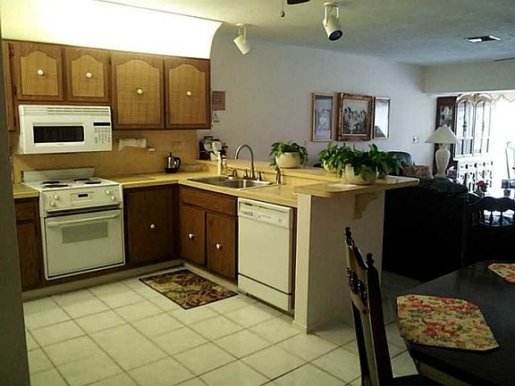 4th image of 9277 NW 13th Pl