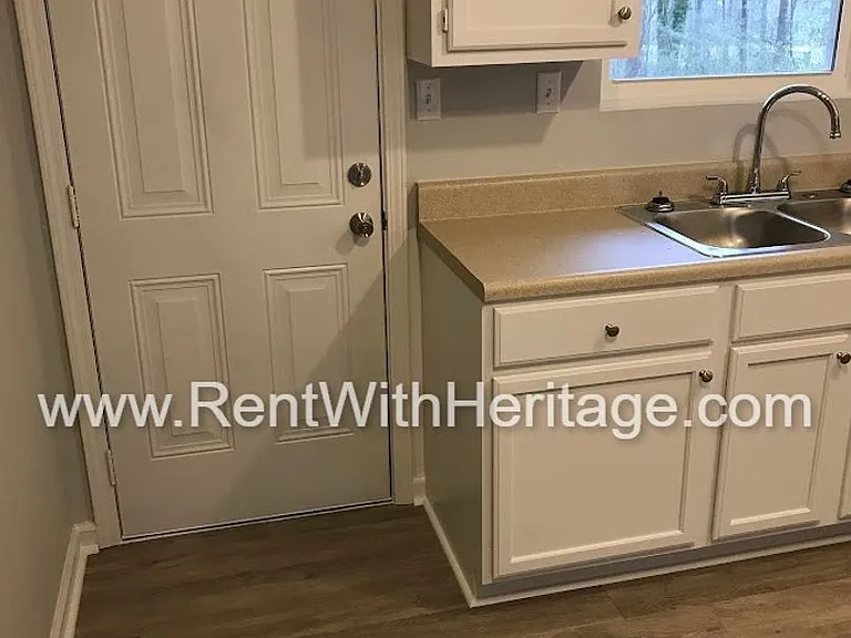 1709 Nutmeg St — Photo 6