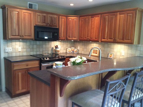 Four person bar counter