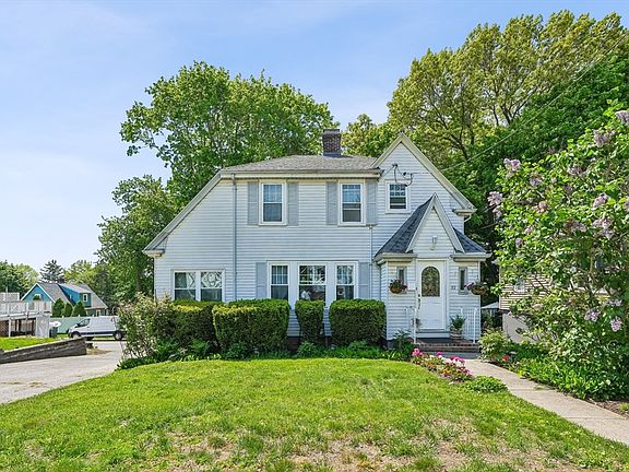 3rd image of 82 Needham St