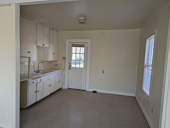 3rd image of 1409 S Van Buren St
