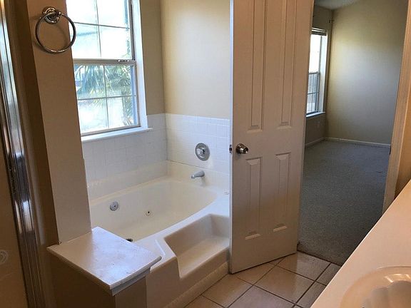 5th image of 801 Wysong Ct