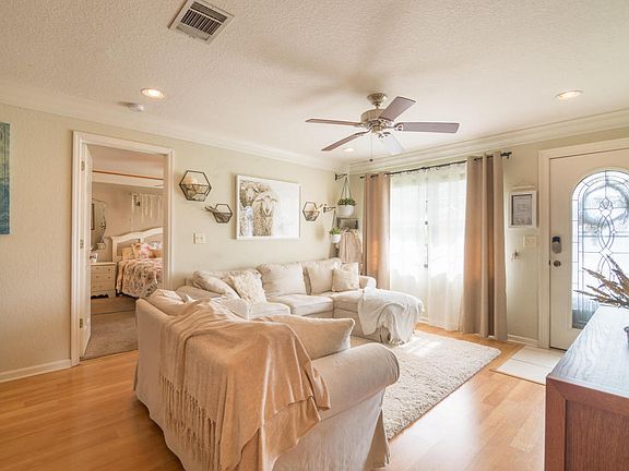 2nd image of 2134 Sandalwood Dr