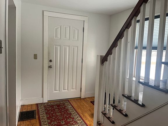 3rd image of 1726 West River Road