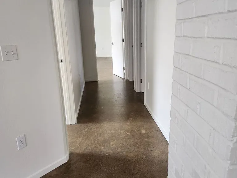 529 Stewart St — Photo 7