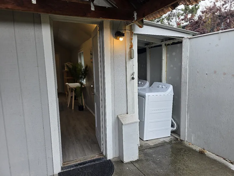 312 Howard St #B — Photo 22