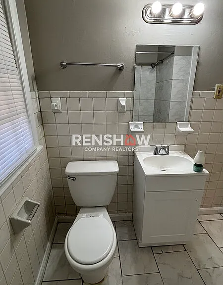 1840 Hartland St — Photo 10