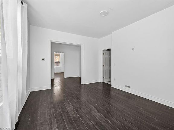 5th image of 99 Leeming St