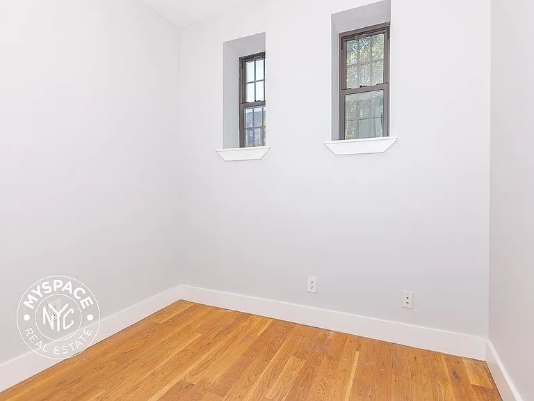 1714 Linden St #2R — Photo 7