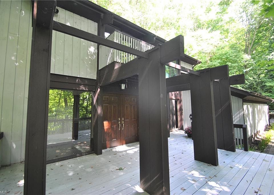 1st image of 2328 Berrywood Dr