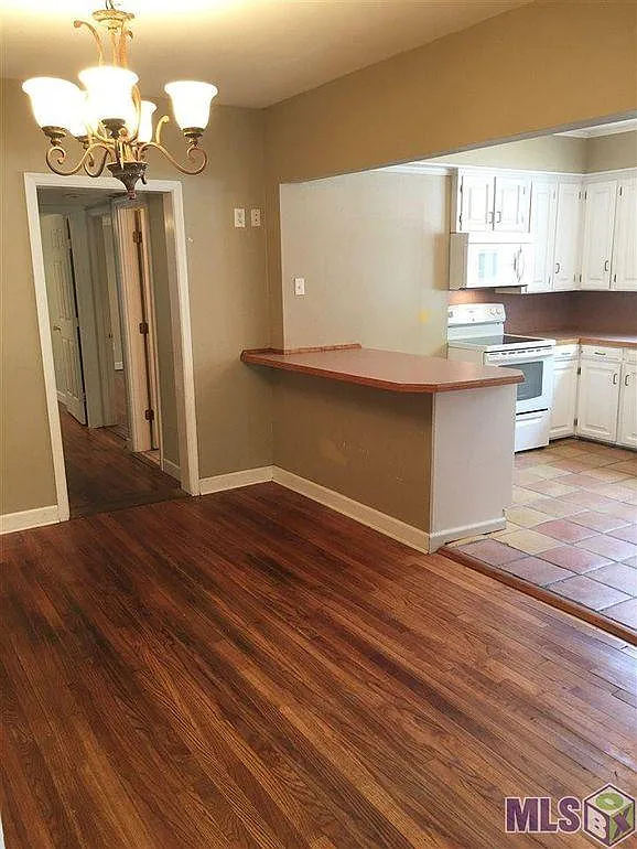4 bed, 1750 sqft, $2,100 — Photo 3