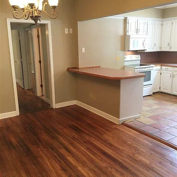 4836 Highland Rd — Photo 3