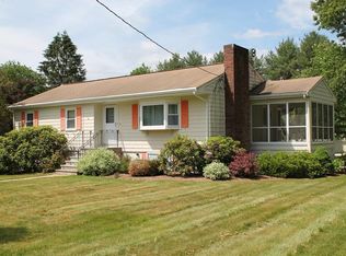 7 Macintosh Rd, Bedford, MA 01730