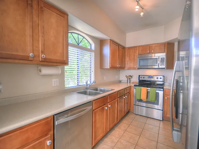 15095 N Thompson Peak Pkwy #2013 — Photo 4