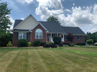 2200 Wayne White Rd, Pleasant Garden, NC 27313