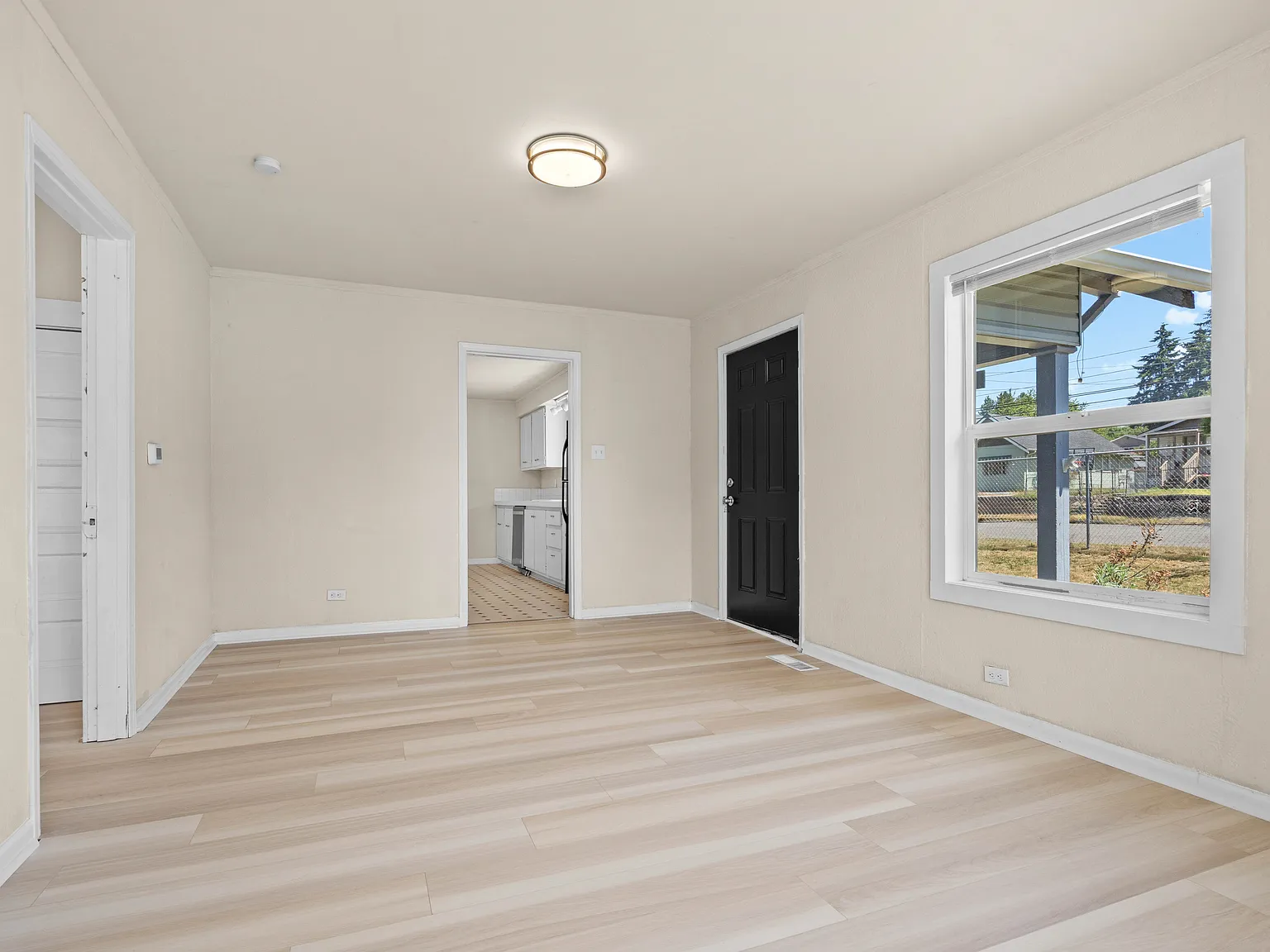 3 bed, 1095 sqft, $2,250 — Photo 3