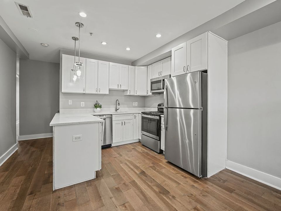 1st image of 2419 Benning Rd NE
