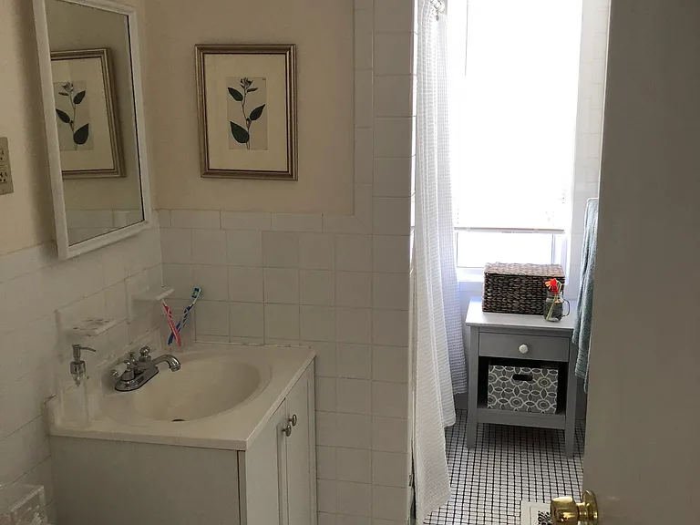 28 Laurel St #2 — Photo 13