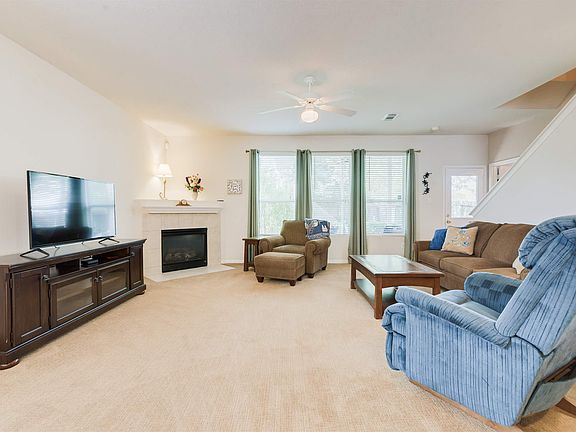 3rd image of 18518 Grove Brook Ln