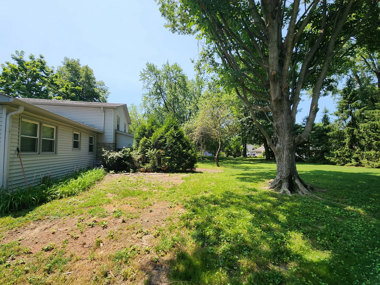 4 bed, 2016 sqft, $2,800 — Photo 4