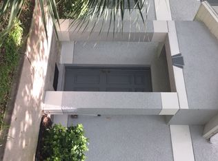 4013 Dolphin Dr, Tampa, FL 33617