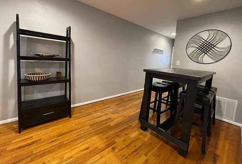 2 bed, 850 sqft, $1,845 — Photo 3
