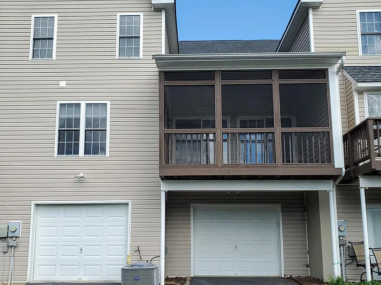 1310 Lake Rest Cir — Photo 2