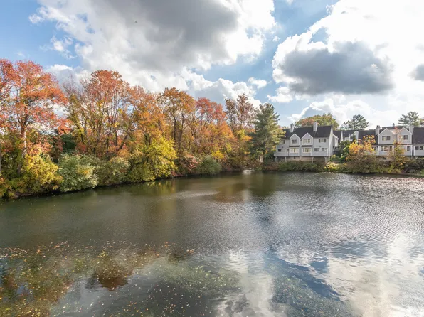 20 Wilton Crest #20, Wilton, CT 06897