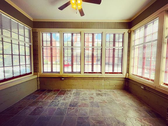 4th image of 118 W Oak St #1