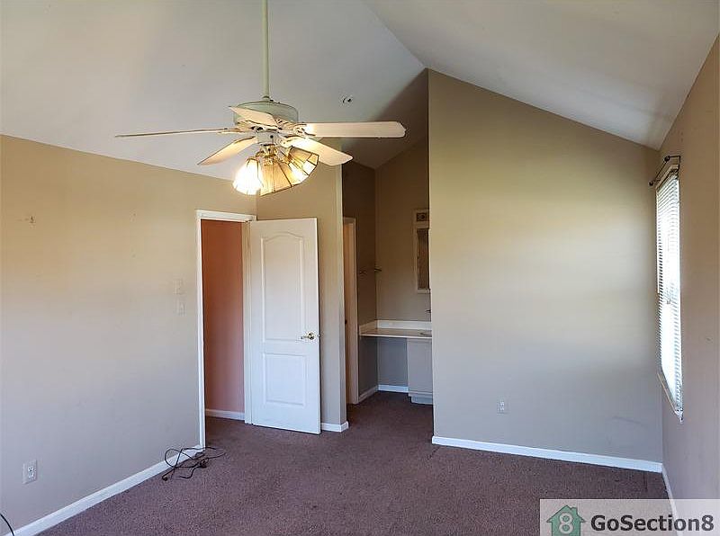 1st image of 20 Shaftsbury Ct #20