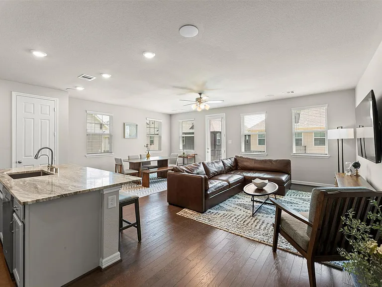 9420 Caddo Ridge Ln — Photo 2