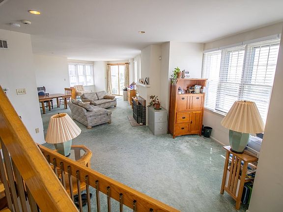 3rd image of 1205 Beach Ave APT 1
