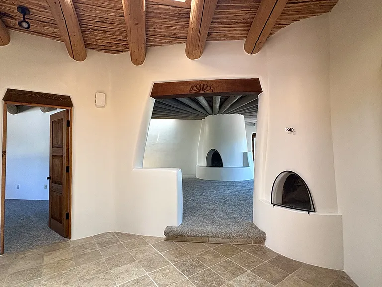 1306 Lejano Ln — Photo 40