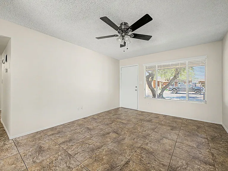 7409 S 46th St — Photo 5