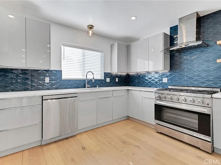 7841 W 83rd St — Photo 17