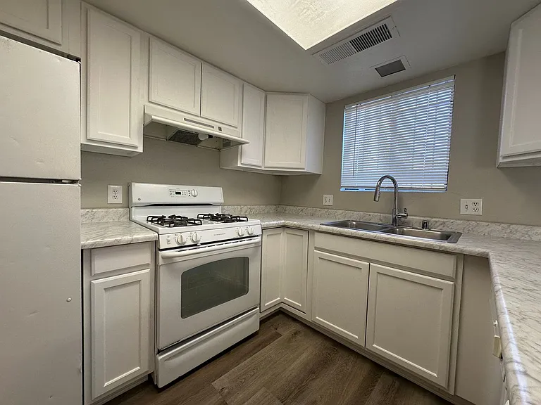 181 Bel Port Dr #184 — Photo 6