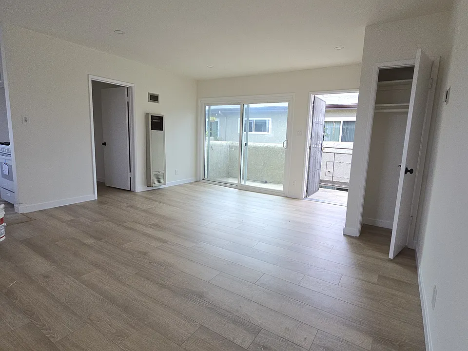 332 Standard St #10